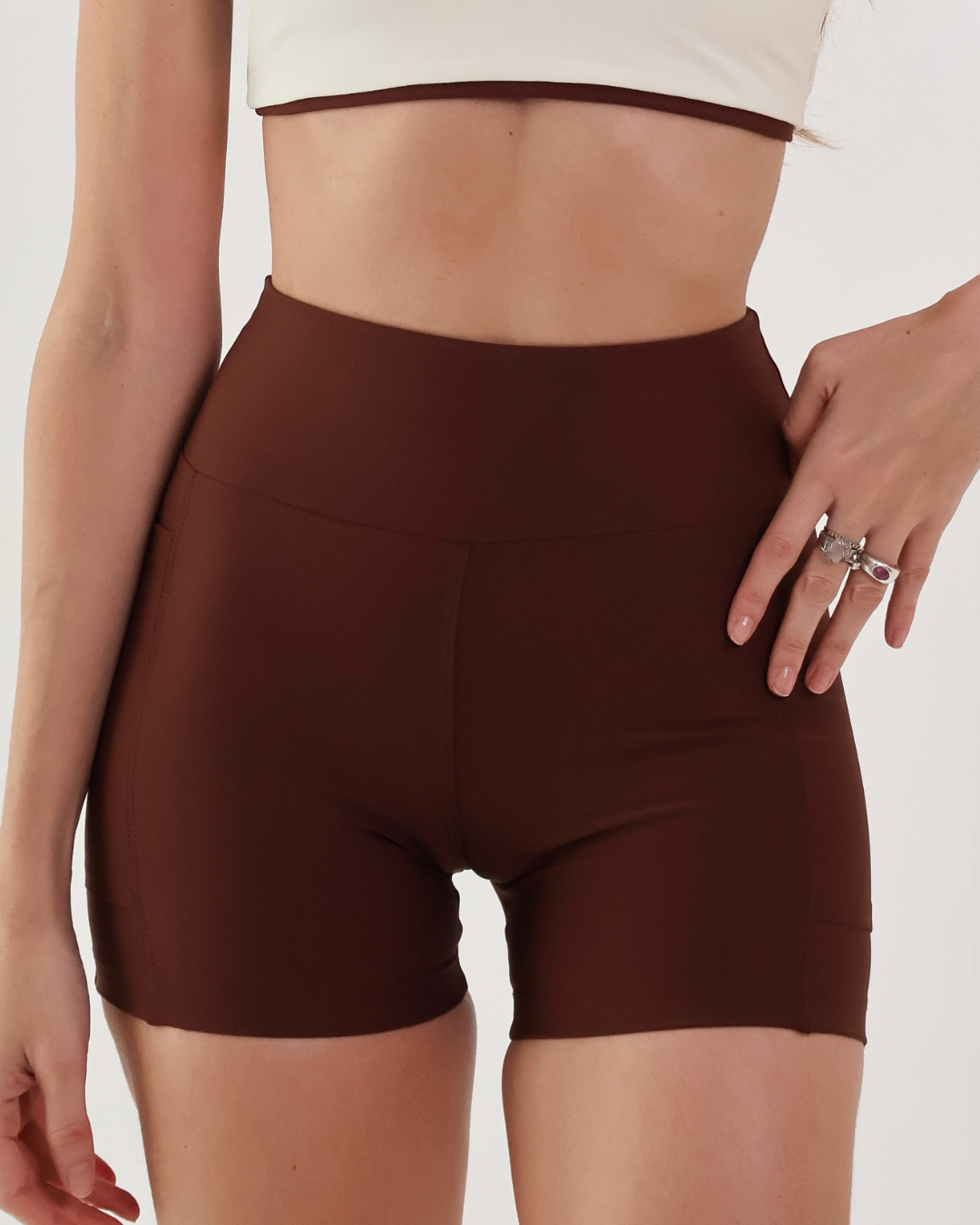 Costas do Short Pockets &mdash; cintura alta com pala firme